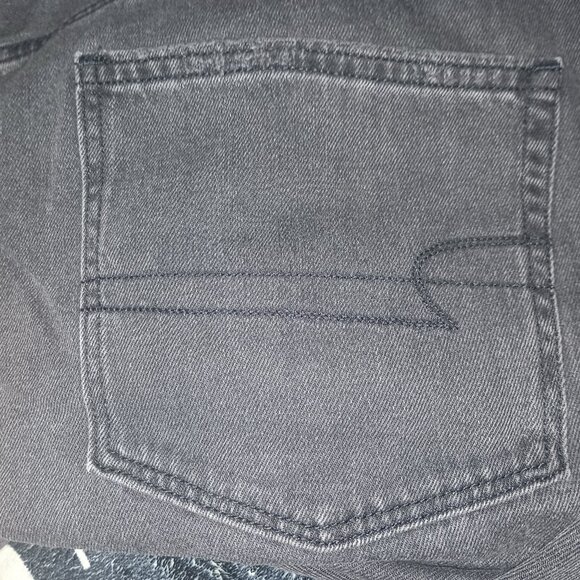 American Eagle Outfitters Mom Jean Black Distressed Size 24 Regular - Picture 2 of 9